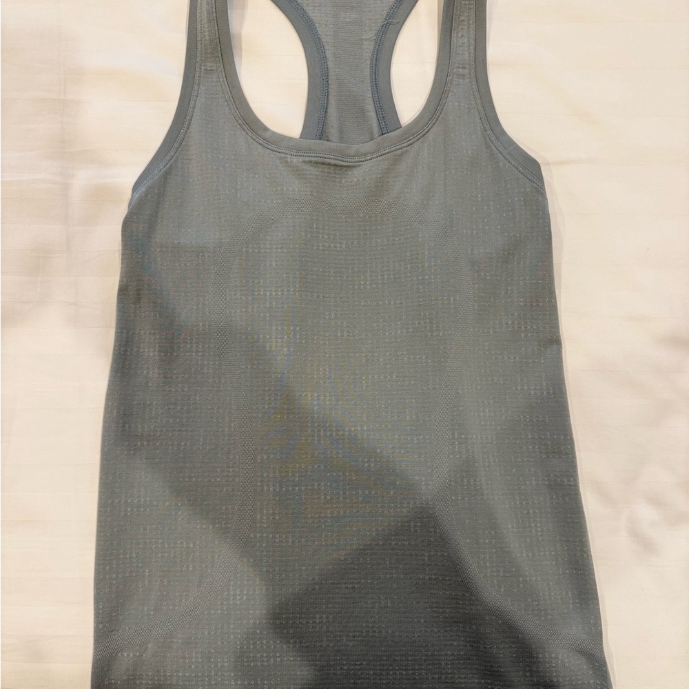 NWOT lululemon rhino grey swiftly tech hip length tank top